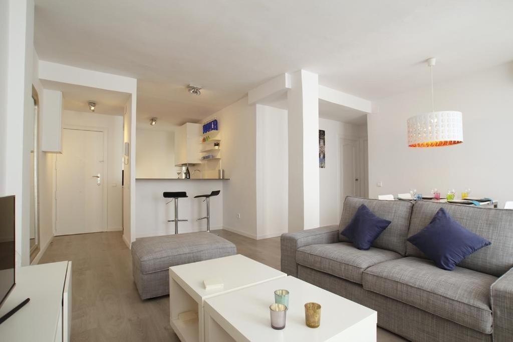 Warm Sands Apartment By Hello Homes Ситжес Екстериор снимка