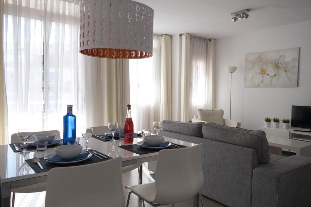 Warm Sands Apartment By Hello Homes Ситжес Екстериор снимка